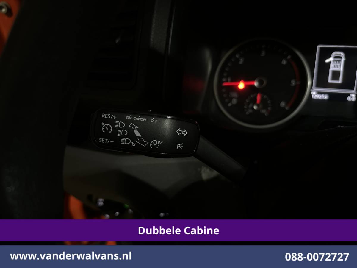 Volkswagen Crafter Volkswagen Crafter 2.0 177pk Pick Up Dubbele Cabine 3500kg Trekhaak Open Laadbak Euro6 Airco | 6-Zits | Camera | Navigatie | Apple Carplay Android Auto, Cruisecontrol, Chauffeursstoel