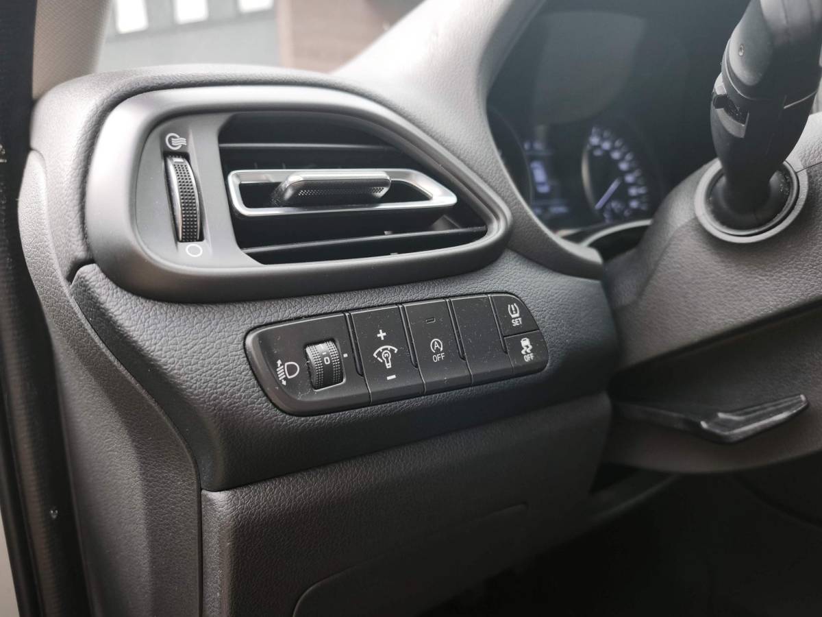 Hyundai i30 Hyundai i30 1.0 T-GDi MHEV Comfort Navi-Carplay Stoel-Stuurverwarming Camera Climate Airco