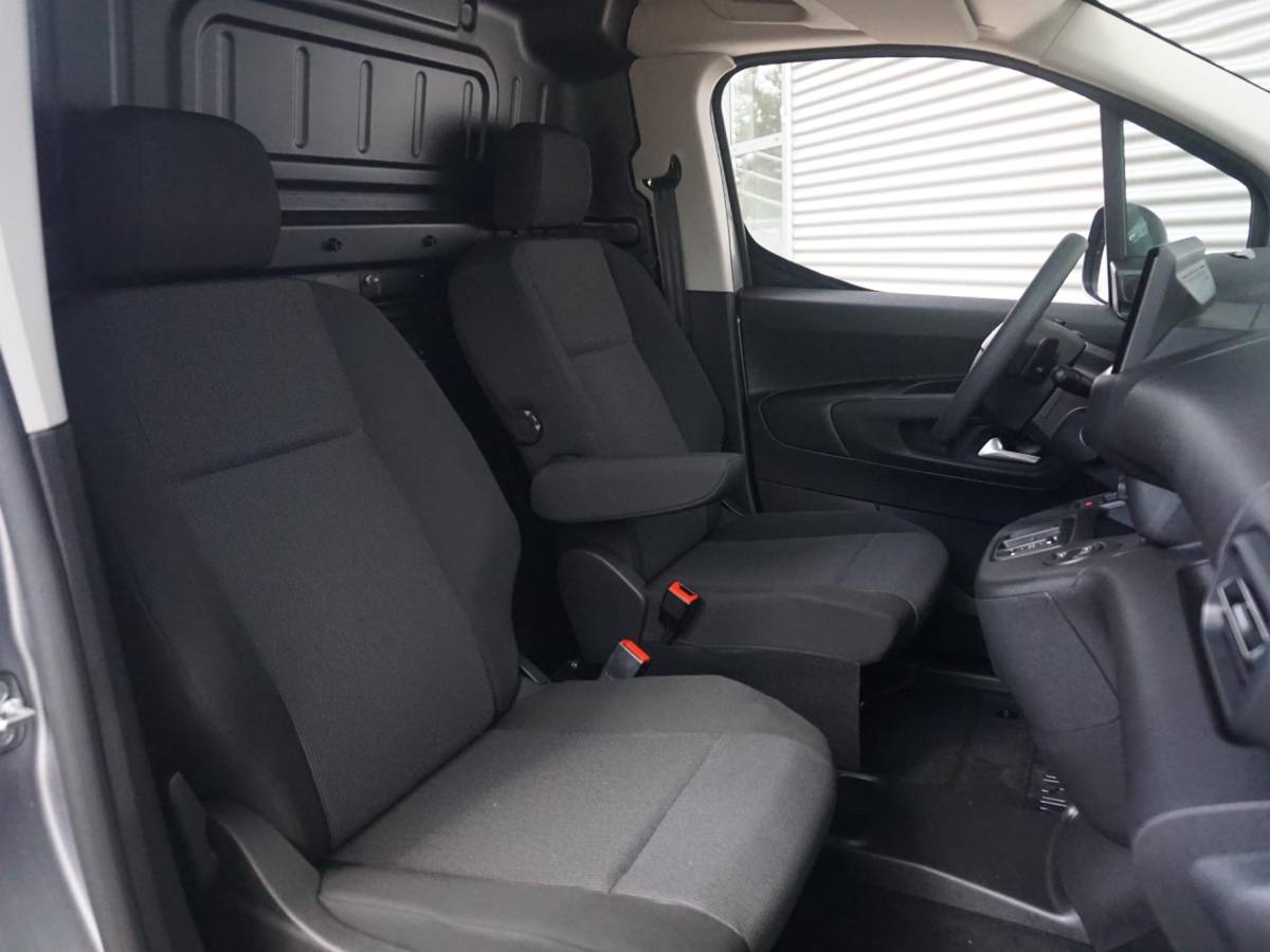 Opel Combo-e Opel Combo Electric L1 50kWh | camera | Apple Carplay/Android Auto  | laadruimtebetimmering  | Comfort stoelen | rijklaarprijs