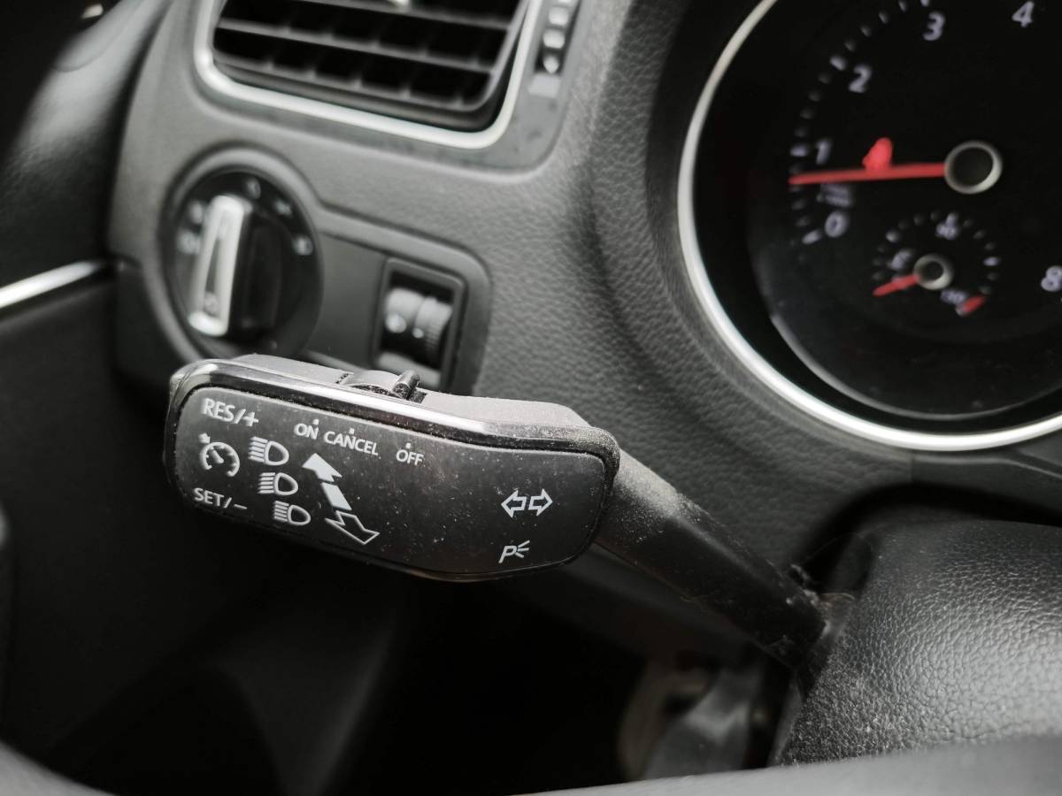 Volkswagen Polo Volkswagen Polo 1.2 TSI Comfortline Cruise-Control Navigatie Multimedia Airco