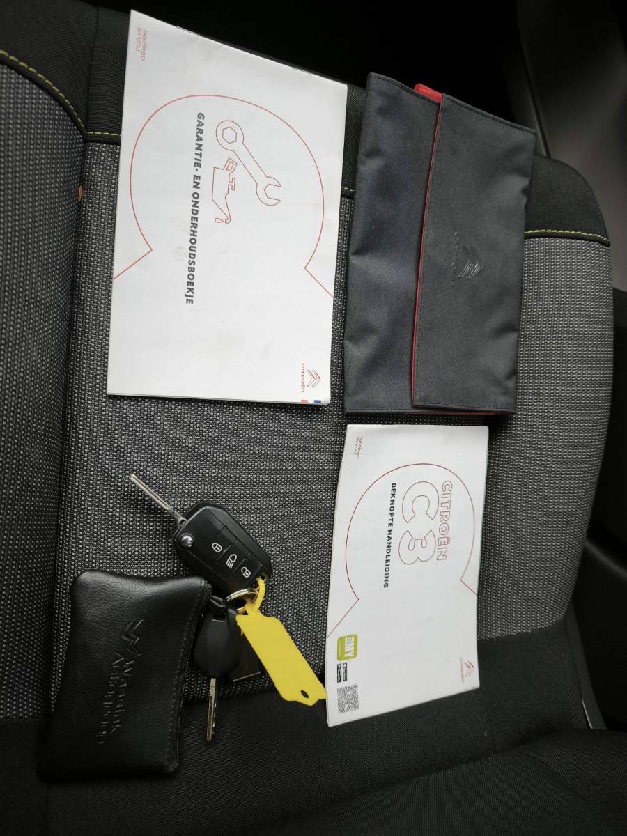 Citroën C3 Citroen C3 1.2 PureTech You Cruise-Control Parkeerhulp Bluetooth Led Orgineel NL