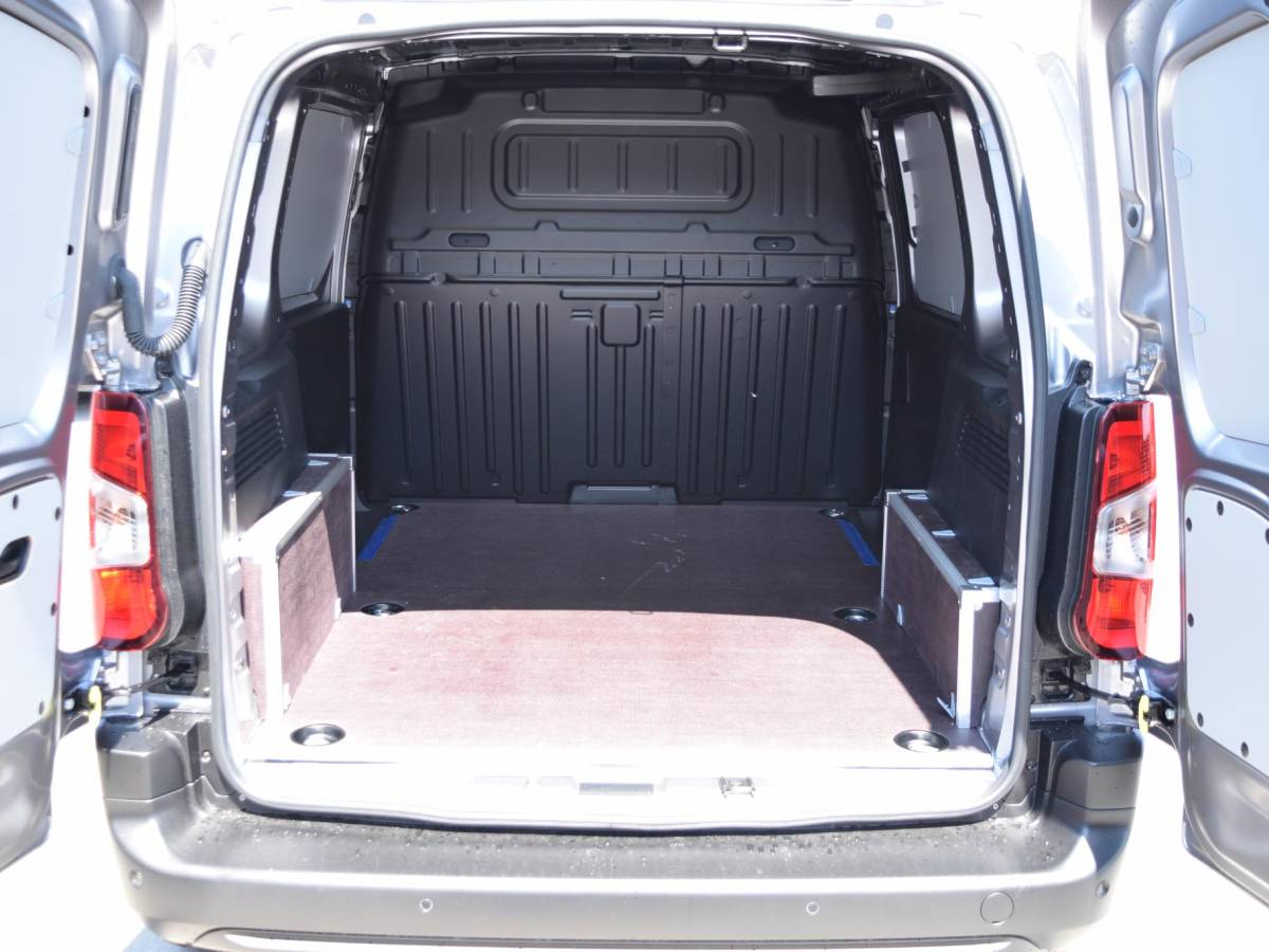 Opel Combo-e Opel Combo Electric L1 50kWh | 0% rente | camera | Apple Carplay/Android Auto  | laadruimtebetimmering  | Comfort stoelen | rijklaarprijs