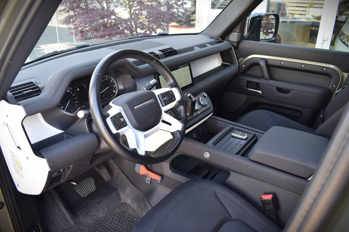 Land Rover Defender Land Rover Defender 110 2.0 P300 110 SE 7p. OrigNL 7-zits | Panodak!
