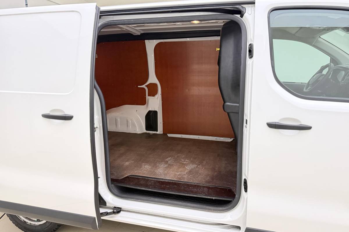 Peugeot Expert Peugeot Expert 226S 1.6 BlueHDI Premium 95 Pk | 3-Zits | Cruise Control | Airco | Laadruimte Pakket | Lage Km-Stand