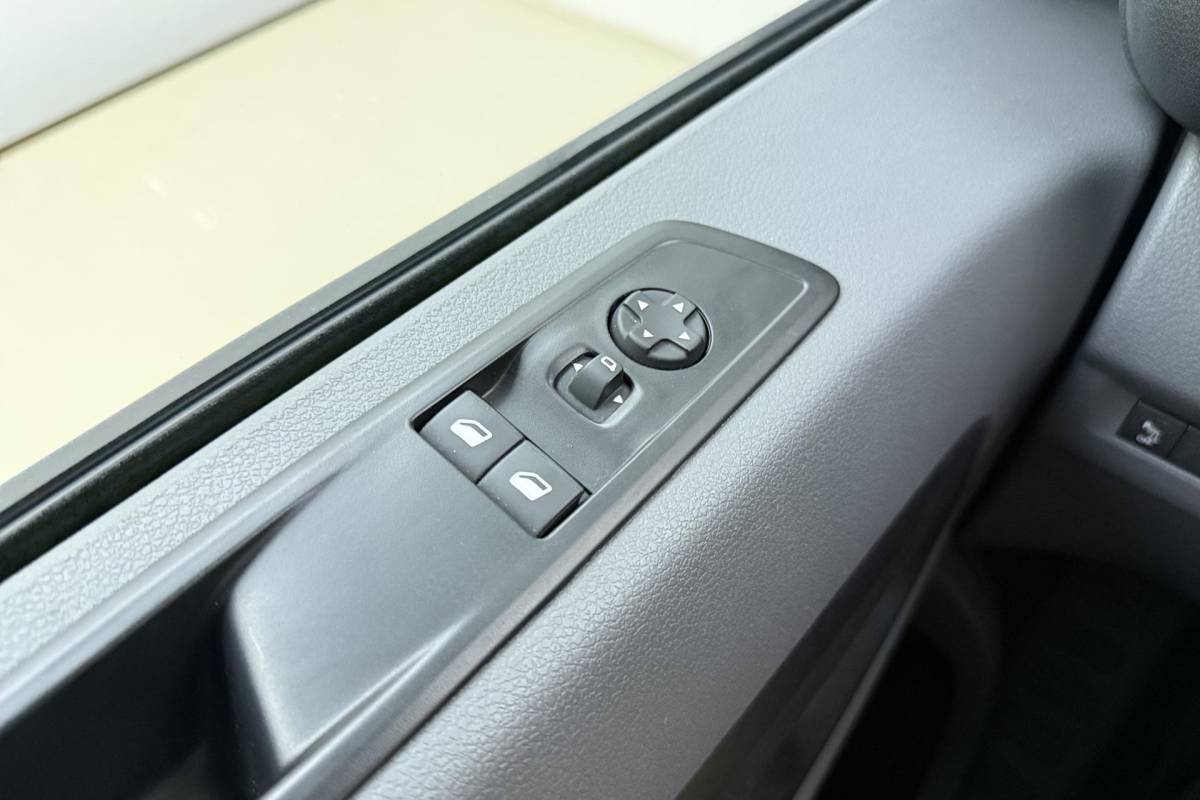Peugeot Expert Peugeot Expert 226S 1.6 BlueHDI Premium 95 Pk | 3-Zits | Cruise Control | Airco | Laadruimte Pakket | Lage Km-Stand
