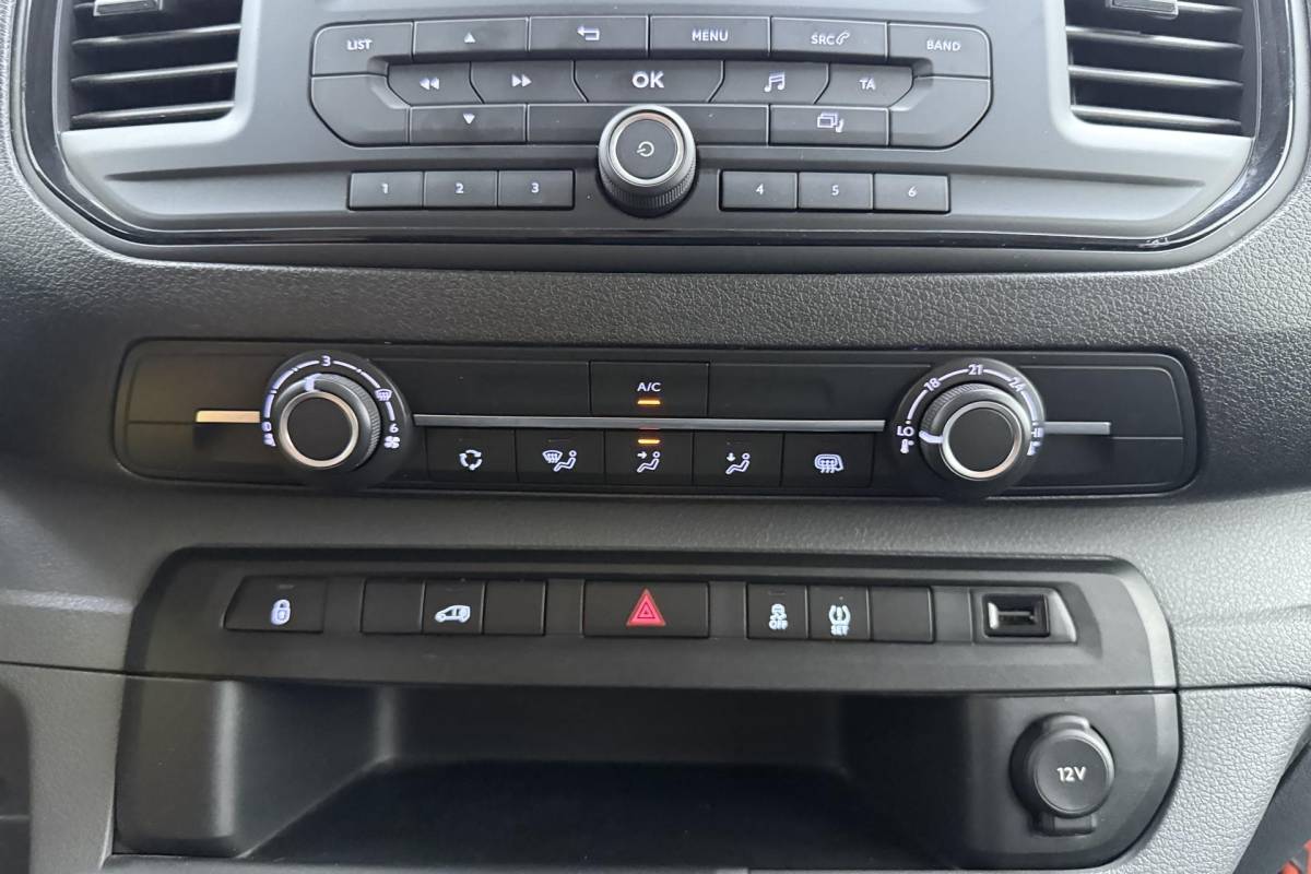 Peugeot Expert Peugeot Expert 226S 1.6 BlueHDI Premium 95 Pk | 3-Zits | Cruise Control | Airco | Laadruimte Pakket | Lage Km-Stand