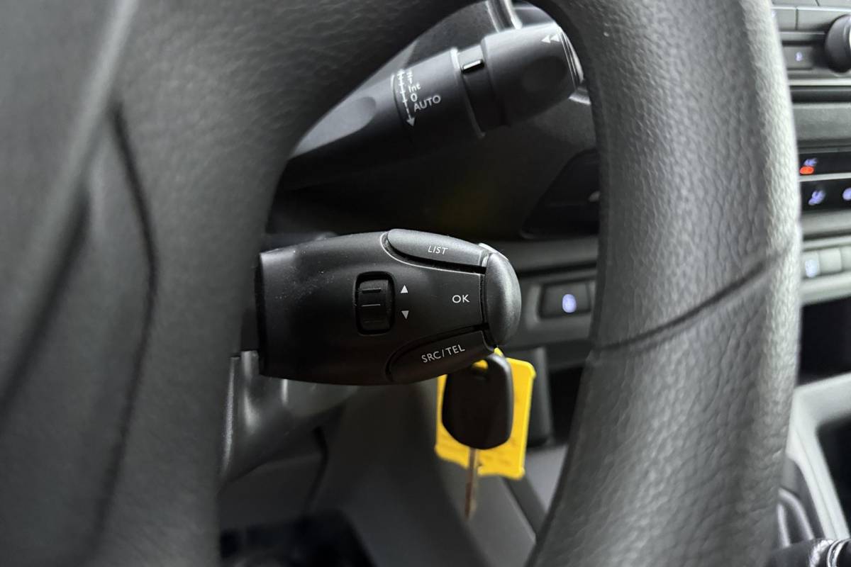 Peugeot Expert Peugeot Expert 226S 1.6 BlueHDI Premium 95 Pk | 3-Zits | Cruise Control | Airco | Laadruimte Pakket | Lage Km-Stand