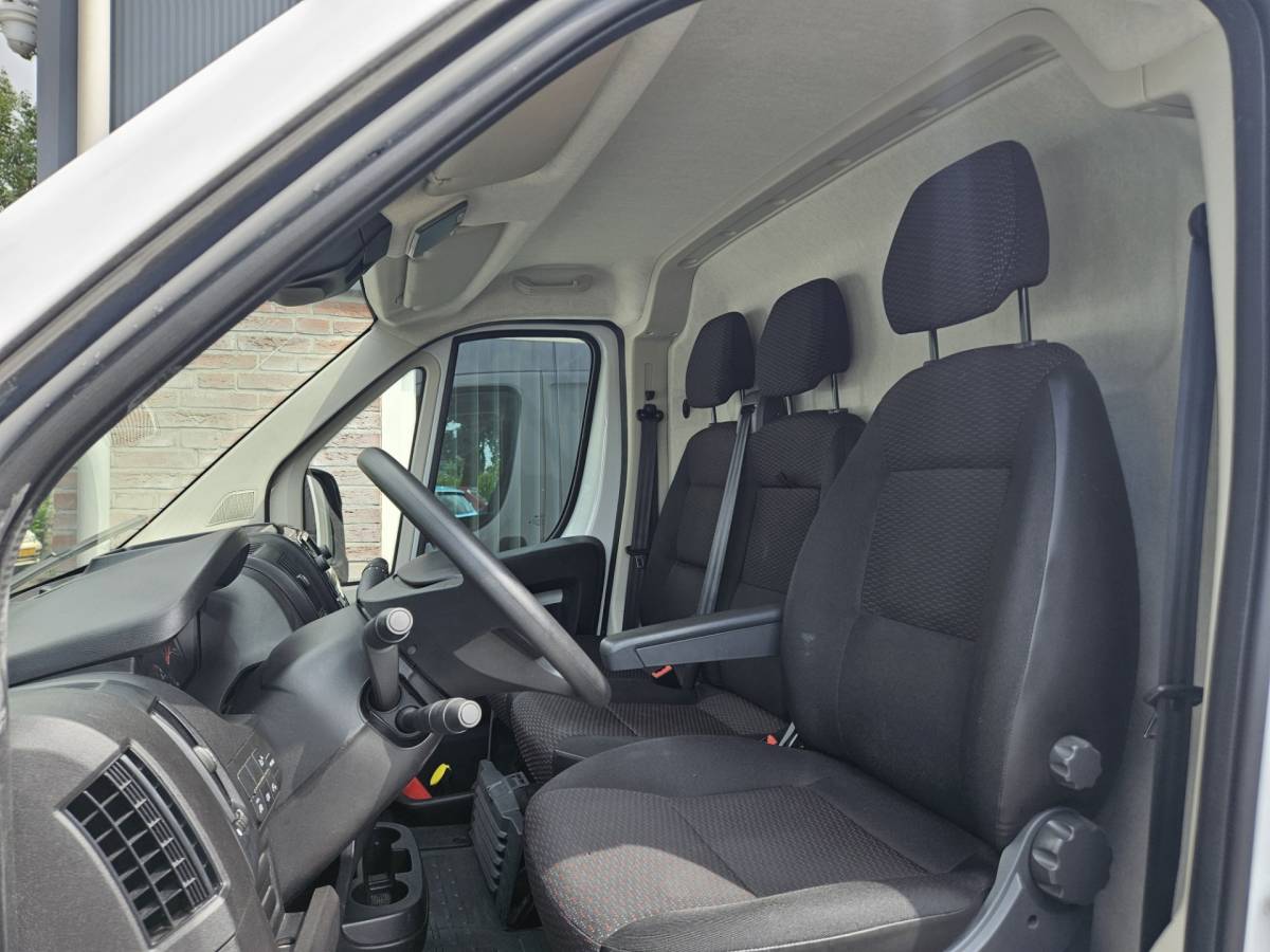 Opel Movano Opel MOVANO 2.2D 165 Zwaar L4H2 3.5t Mooie/Nette Bus! 165PK! Airco! Cruise Control! 3-Zitplaatsen!