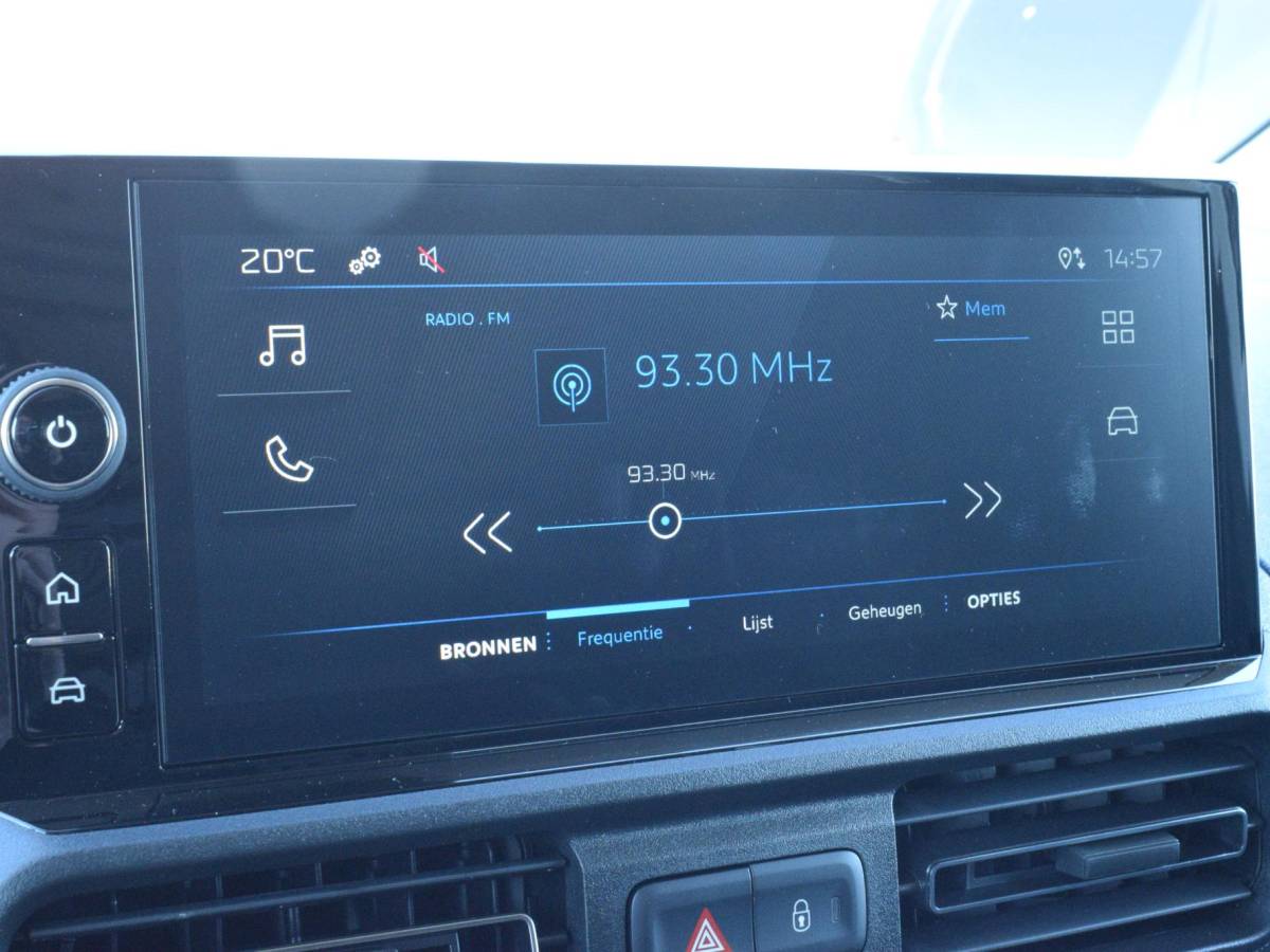 Peugeot e-Partner Peugeot e-Partner L1 50 kWh | camera | Apple Carplay/Android Auto  | laadruimtebetimmering | Comfort stoelen | rijklaarprijs