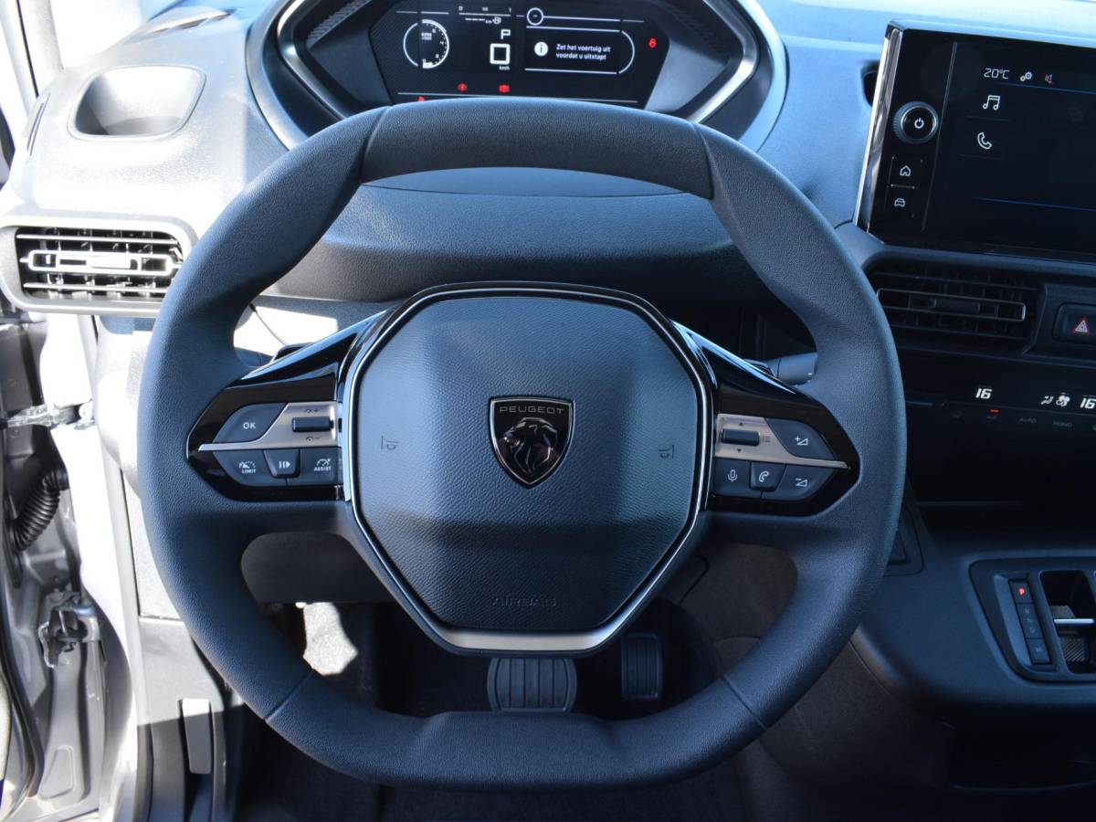 Peugeot e-Partner Peugeot e-Partner L1 50 kWh | 0% rente | camera | Apple Carplay/Android Auto  | laadruimtebetimmering | Comfort stoelen | rijklaarprijs