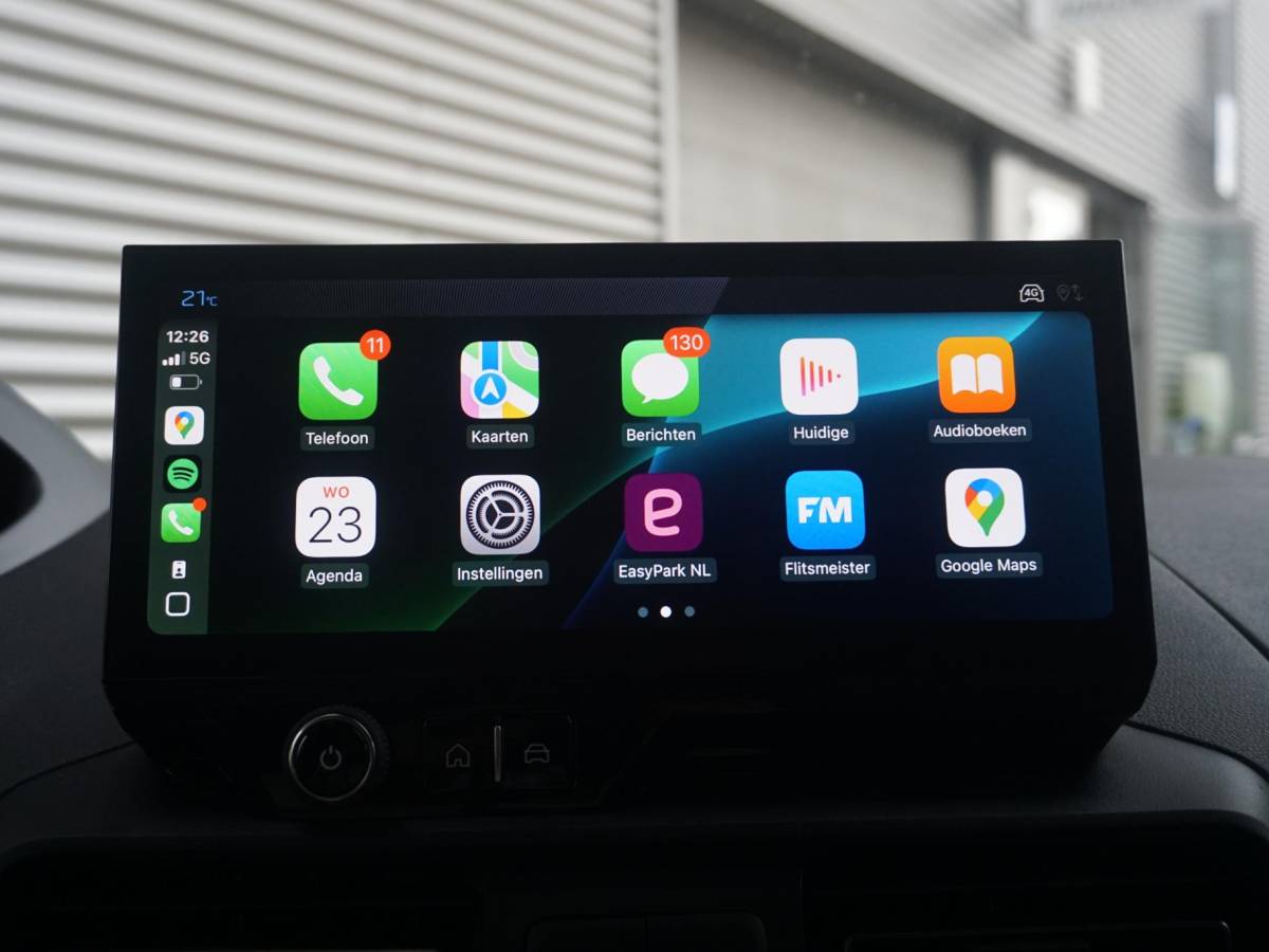 Peugeot e-Partner Peugeot e-Partner L1 50 kWh | 0% rente | camera | Apple Carplay/Android Auto  | laadruimtebetimmering | Comfort stoelen | rijklaarprijs