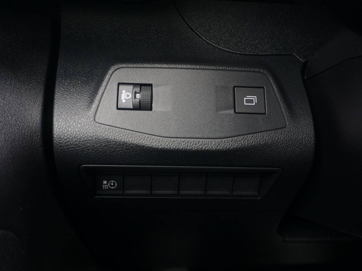 Peugeot e-Partner Peugeot e-Partner L1 50 kWh | 0% rente | camera | Apple Carplay/Android Auto  | laadruimtebetimmering | Comfort stoelen | rijklaarprijs