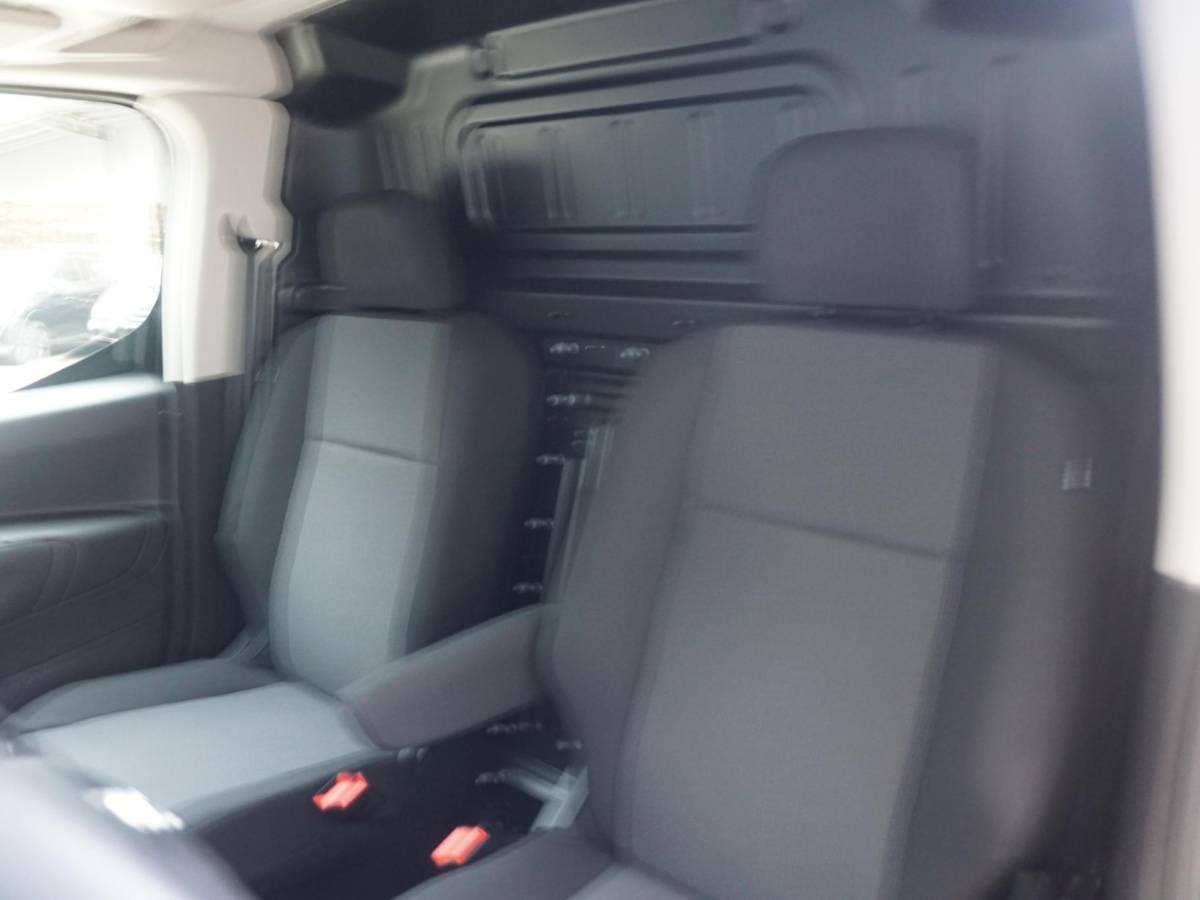 Opel Combo-e Opel Combo Electric L1 50kWh | camera | Apple Carplay/Android Auto  | laadruimtebetimmering  | Comfort stoelen | rijklaarprijs