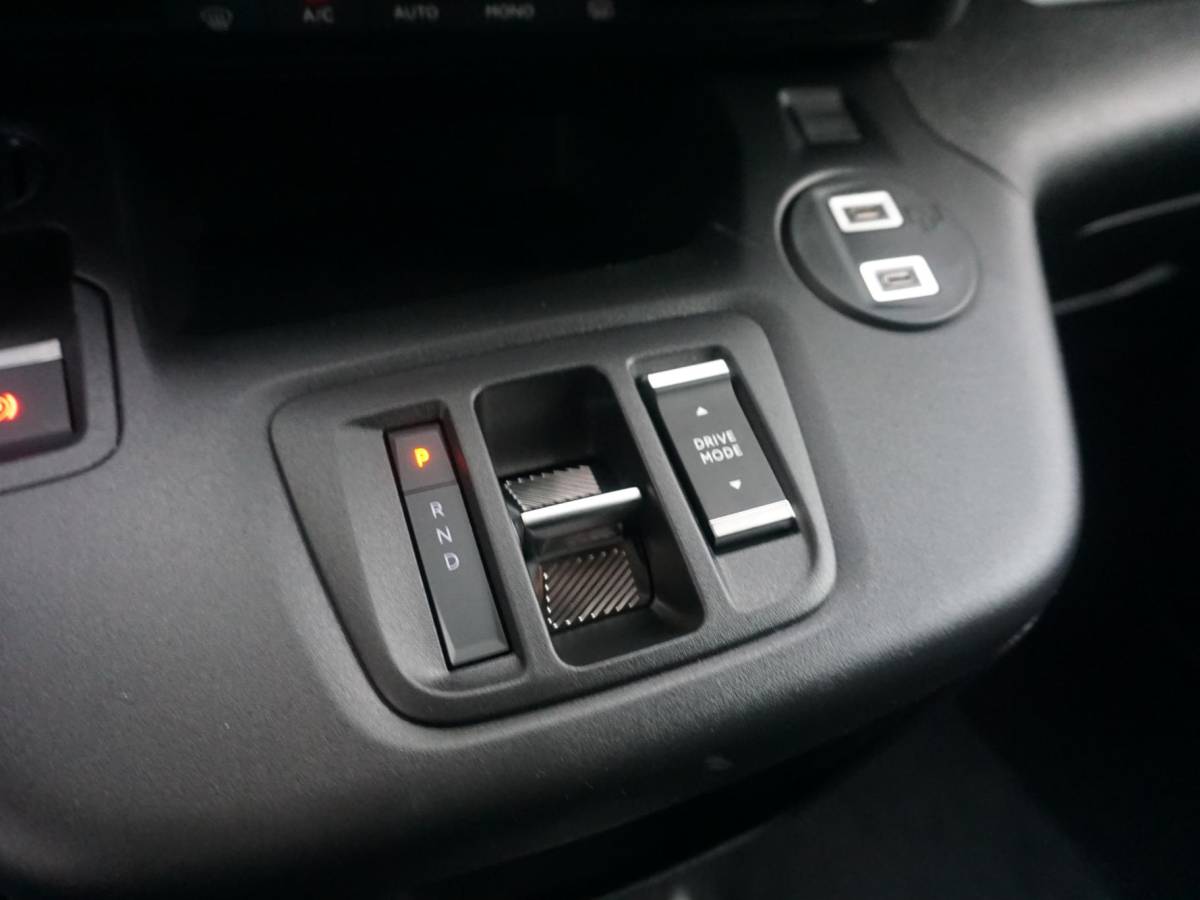 Opel Combo-e Opel Combo Electric L1 50kWh | camera | Apple Carplay/Android Auto  | laadruimtebetimmering  | Comfort stoelen | rijklaarprijs