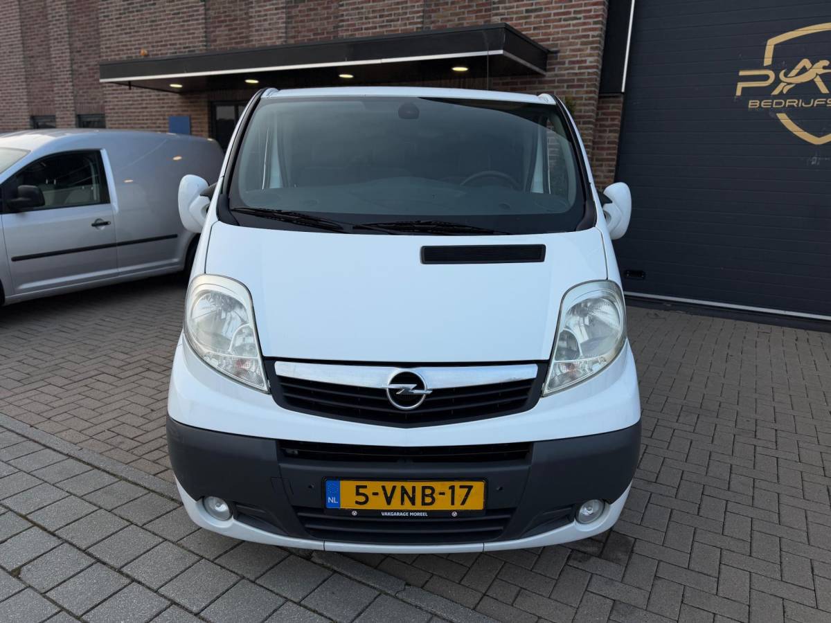 Opel Vivaro Opel Vivaro 2.5 CDTI 146PK L2H1 DC Dubbele Cabine 6PRSN Airco Navi Cruise Elk.Ramen