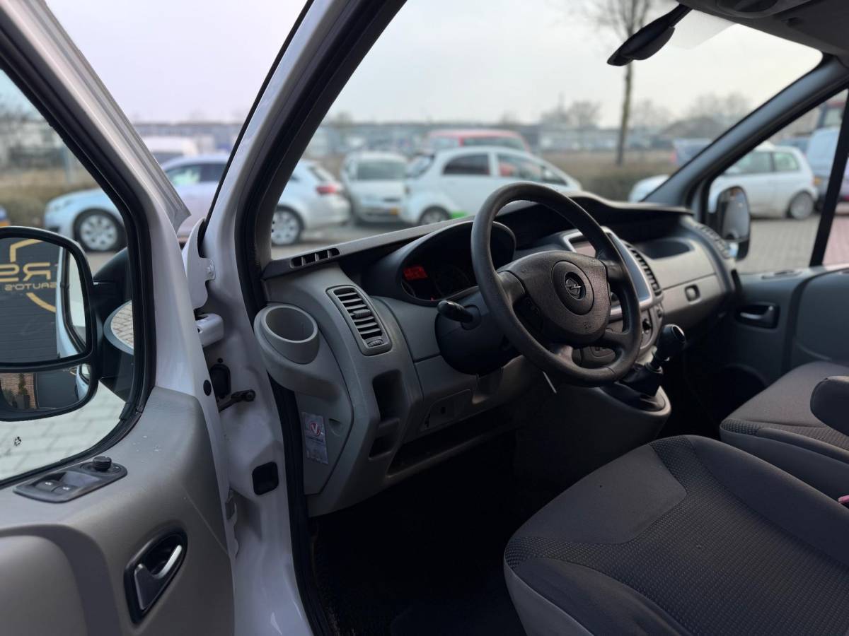 Opel Vivaro Opel Vivaro 2.5 CDTI 146PK L2H1 DC Dubbele Cabine 6PRSN Airco Navi Cruise Elk.Ramen