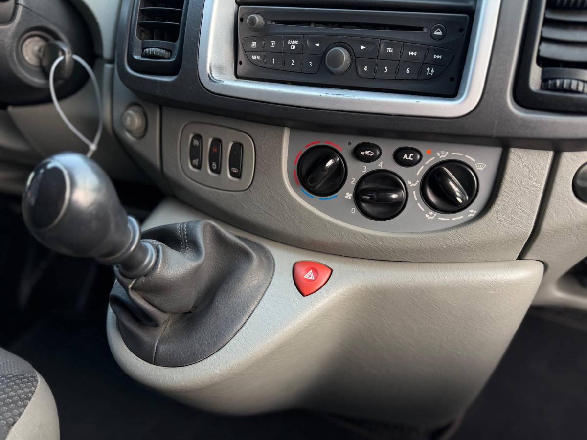 Opel Vivaro Opel Vivaro 2.5 CDTI 146PK L2H1 DC Dubbele Cabine 6PRSN Airco Navi Cruise Elk.Ramen