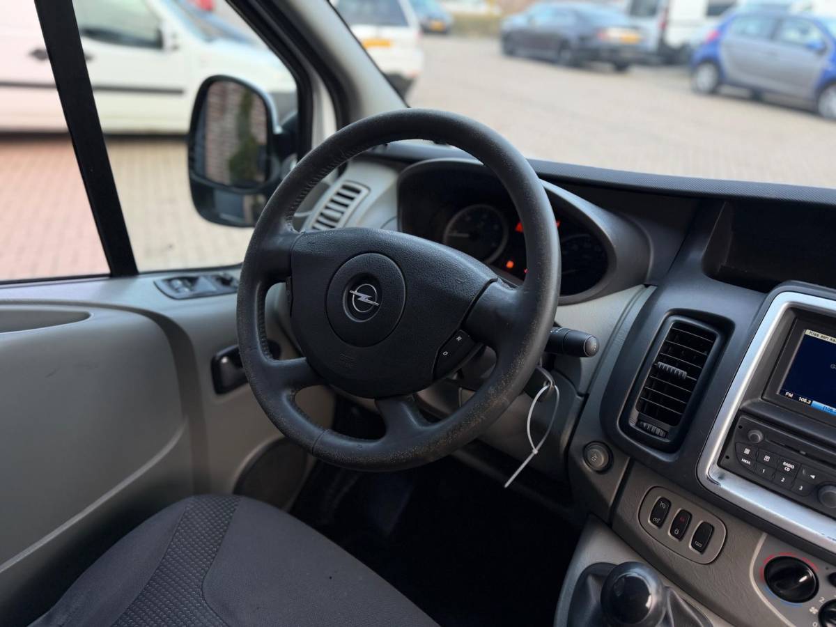 Opel Vivaro Opel Vivaro 2.5 CDTI 146PK L2H1 DC Dubbele Cabine 6PRSN Airco Navi Cruise Elk.Ramen