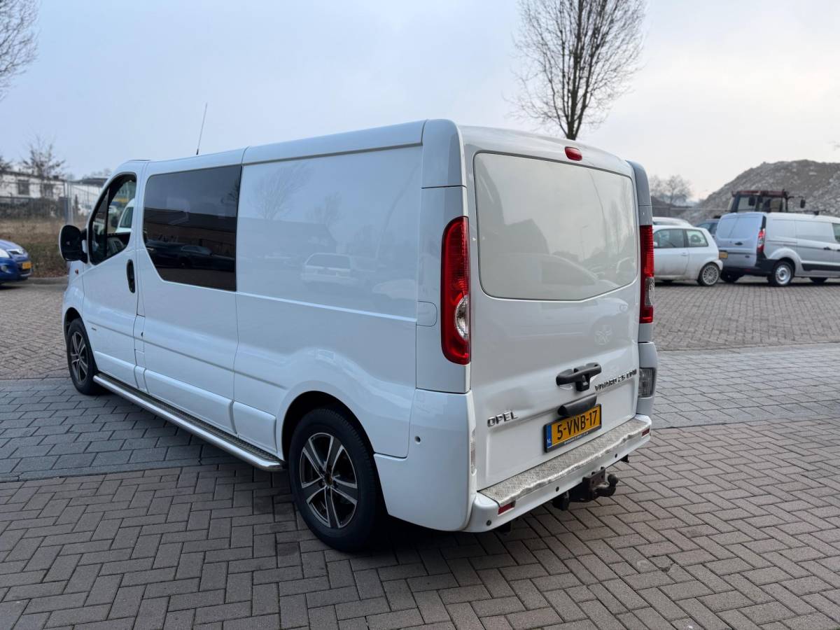 Opel Vivaro Opel Vivaro 2.5 CDTI 146PK L2H1 DC Dubbele Cabine 6PRSN Airco Navi Cruise Elk.Ramen
