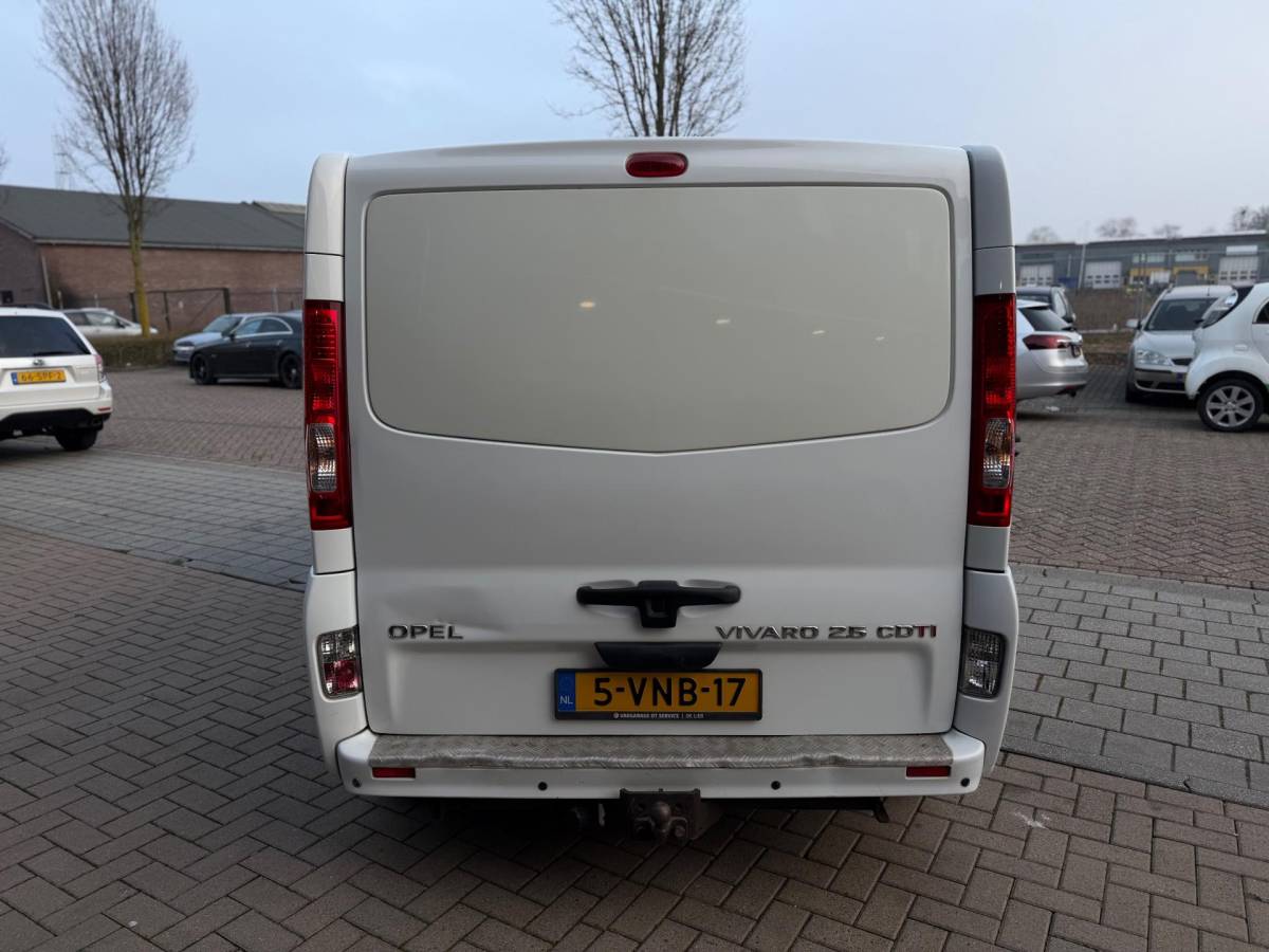 Opel Vivaro Opel Vivaro 2.5 CDTI 146PK L2H1 DC Dubbele Cabine 6PRSN Airco Navi Cruise Elk.Ramen