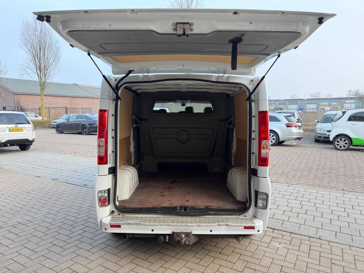 Opel Vivaro Opel Vivaro 2.5 CDTI 146PK L2H1 DC Dubbele Cabine 6PRSN Airco Navi Cruise Elk.Ramen