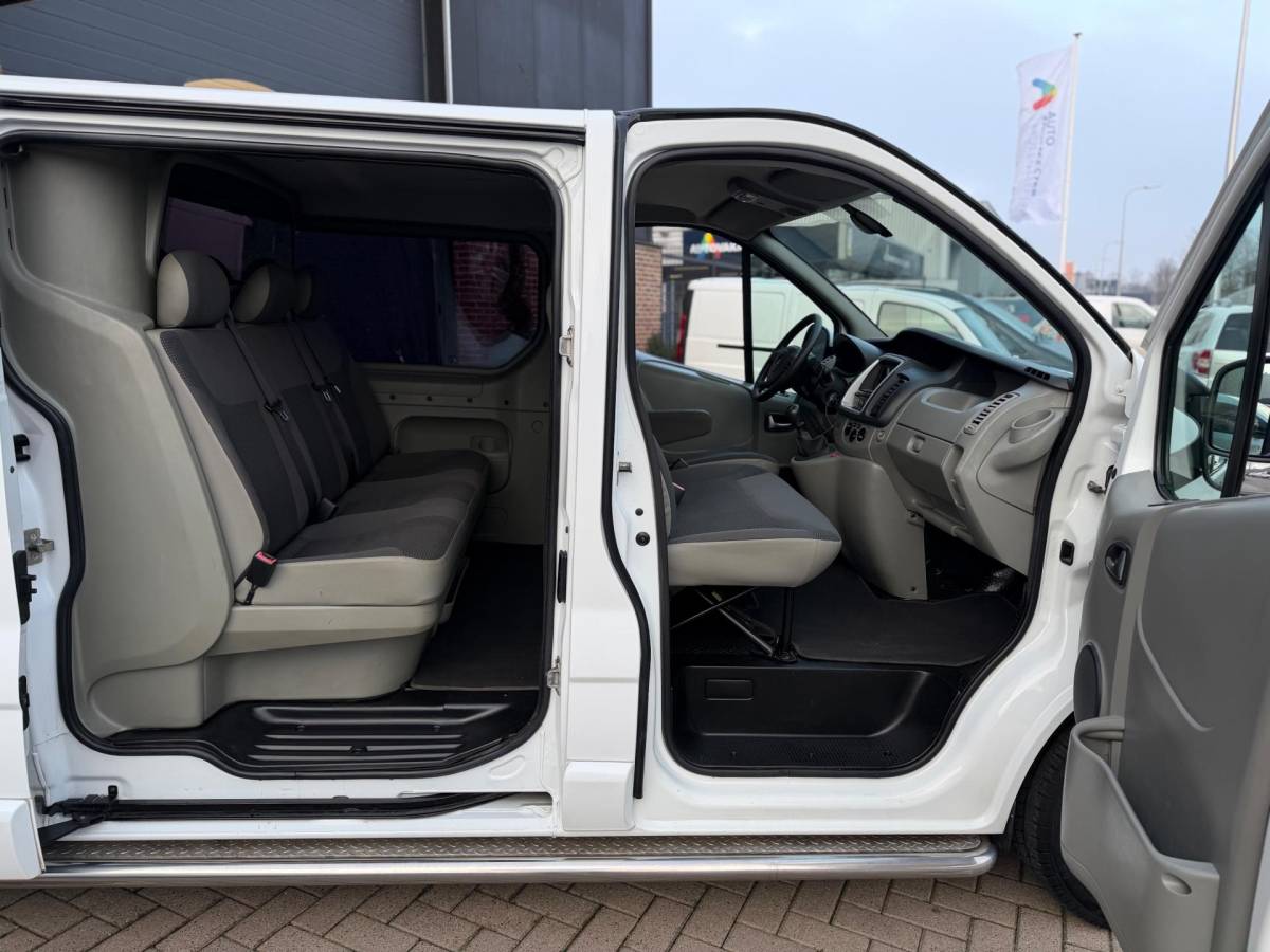 Opel Vivaro Opel Vivaro 2.5 CDTI 146PK L2H1 DC Dubbele Cabine 6PRSN Airco Navi Cruise Elk.Ramen