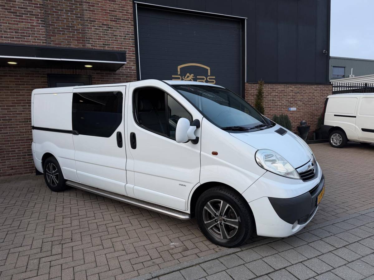 Opel Vivaro Opel Vivaro 2.5 CDTI 146PK L2H1 DC Dubbele Cabine 6PRSN Airco Navi Cruise Elk.Ramen