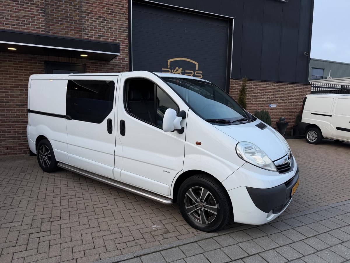 Opel Vivaro Opel Vivaro 2.5 CDTI 146PK L2H1 DC Dubbele Cabine 6PRSN Airco Navi Cruise Elk.Ramen