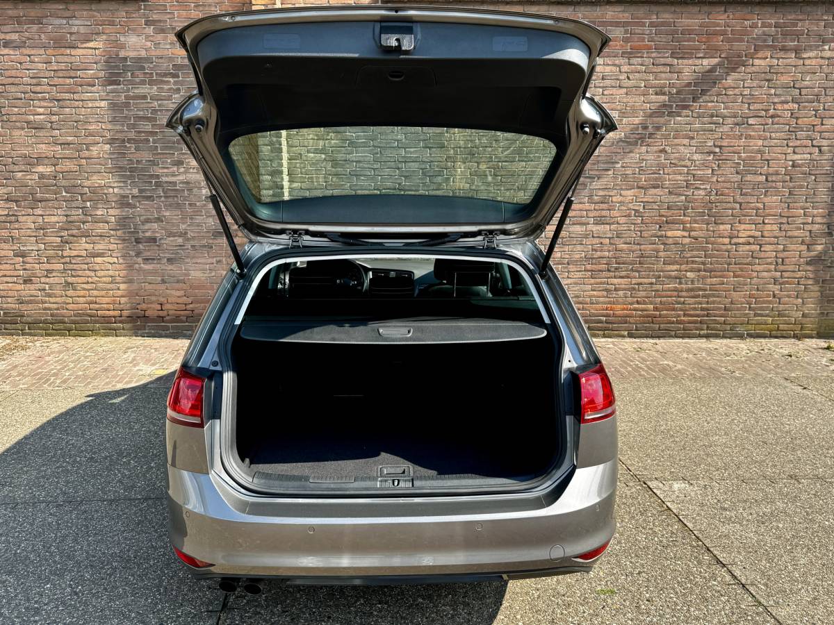 Volkswagen Golf VOLKSWAGEN GOLF Variant Lounge 1.4 TSI·Camera·Trekhaak·Stoelverw.·Cruise·Xenon