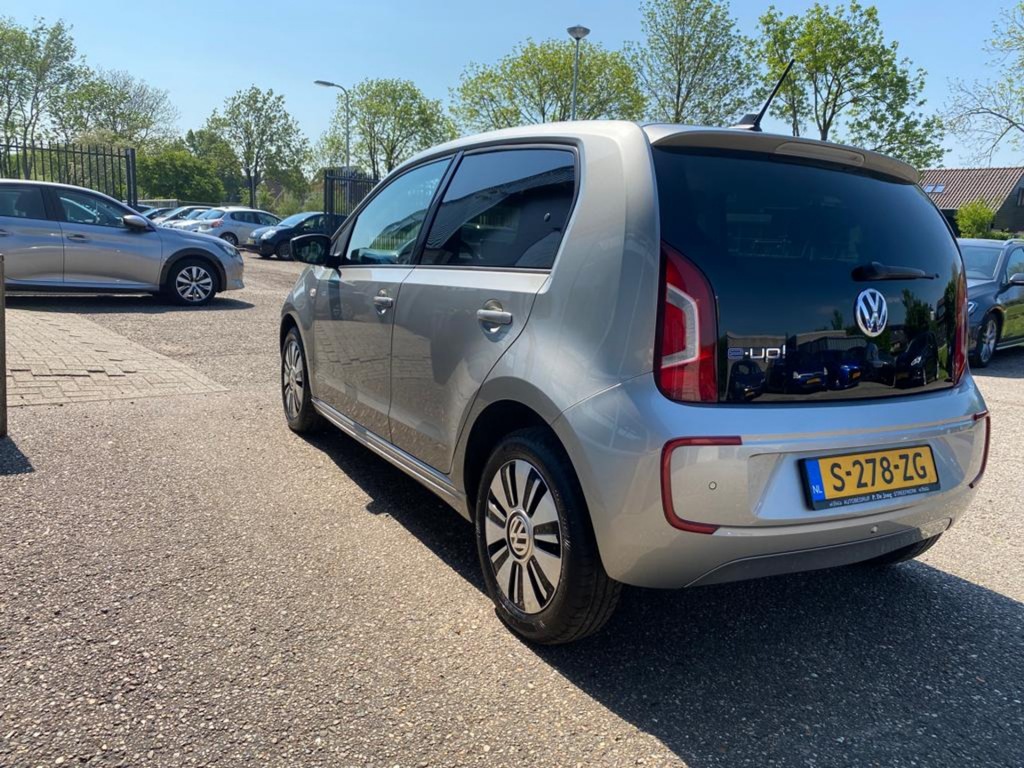 Volkswagen e-up! Volkswagen E-up E-UP! 82PK 5D / Panoramadak / Stoelverw. / Automaat!