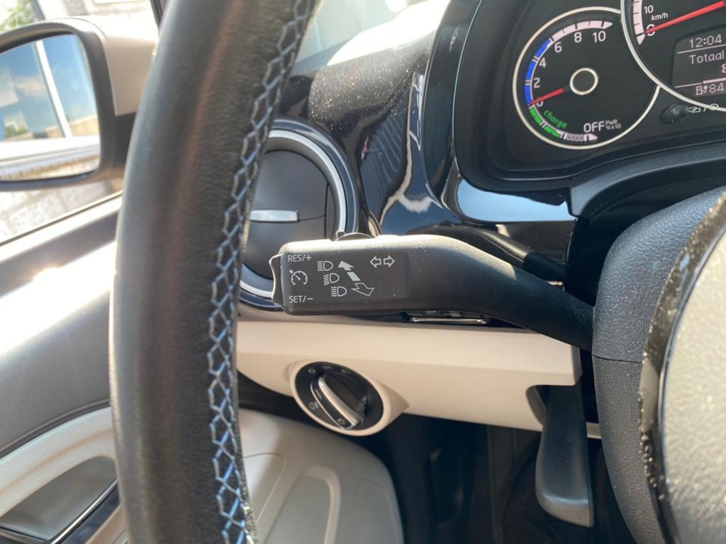 Volkswagen e-up! Volkswagen E-up E-UP! 82PK 5D / Panoramadak / Stoelverw. / Automaat!