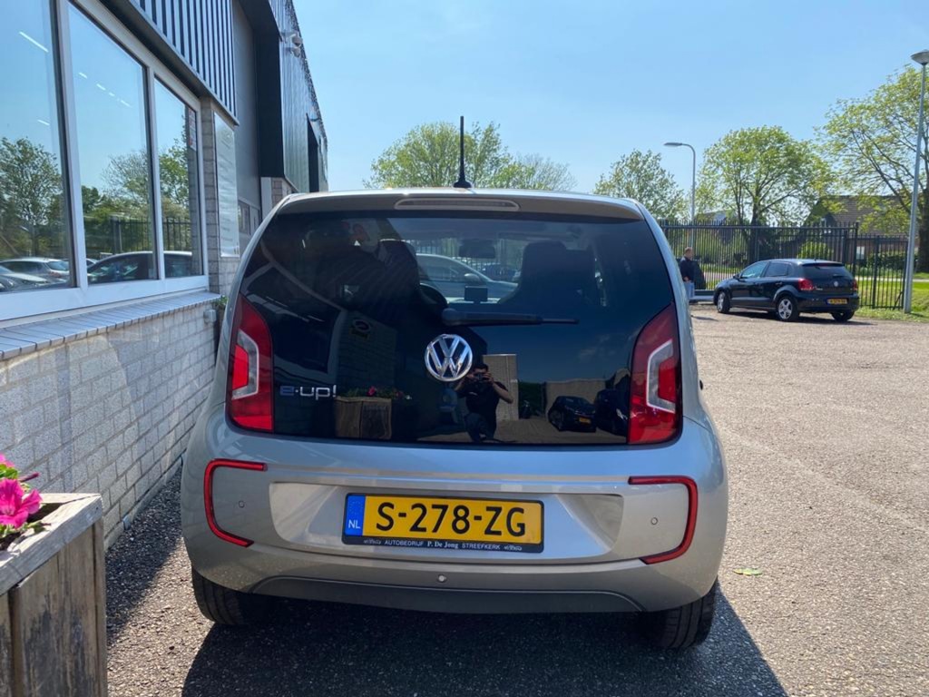 Volkswagen e-up! Volkswagen E-up E-UP! 82PK 5D / Panoramadak / Stoelverw. / Automaat!