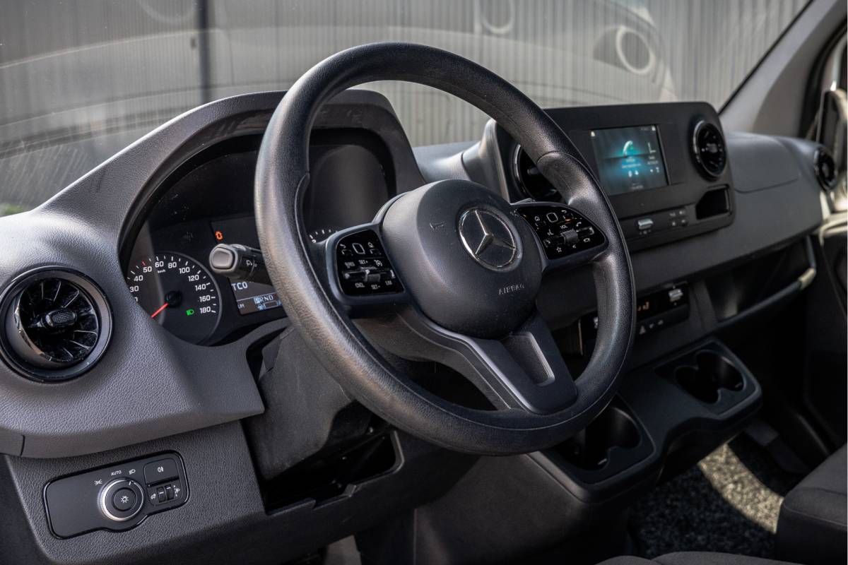 Mercedes-Benz Sprinter Mercedes-Benz Sprinter 317 CDI L3H2 | 170 PK | Automaat | Camera | Mbux | Cruise | PDC | Trekhaak