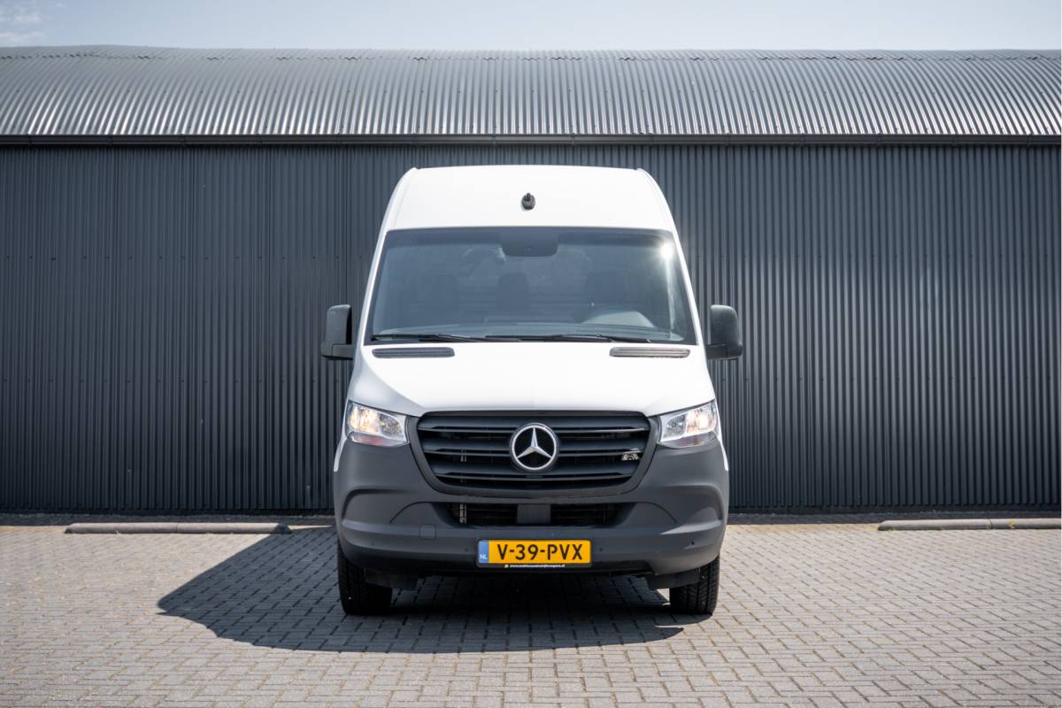 Mercedes-Benz Sprinter Mercedes-Benz Sprinter 317 CDI L3H2 | 170 PK | Automaat | Camera | Mbux | Cruise | PDC | Trekhaak
