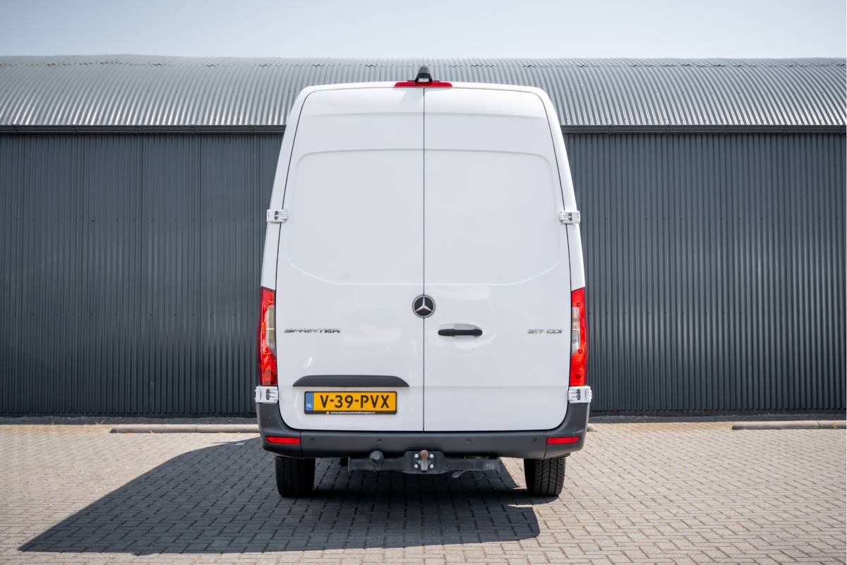 Mercedes-Benz Sprinter Mercedes-Benz Sprinter 317 CDI L3H2 | 170 PK | Automaat | Camera | Mbux | Cruise | PDC | Trekhaak