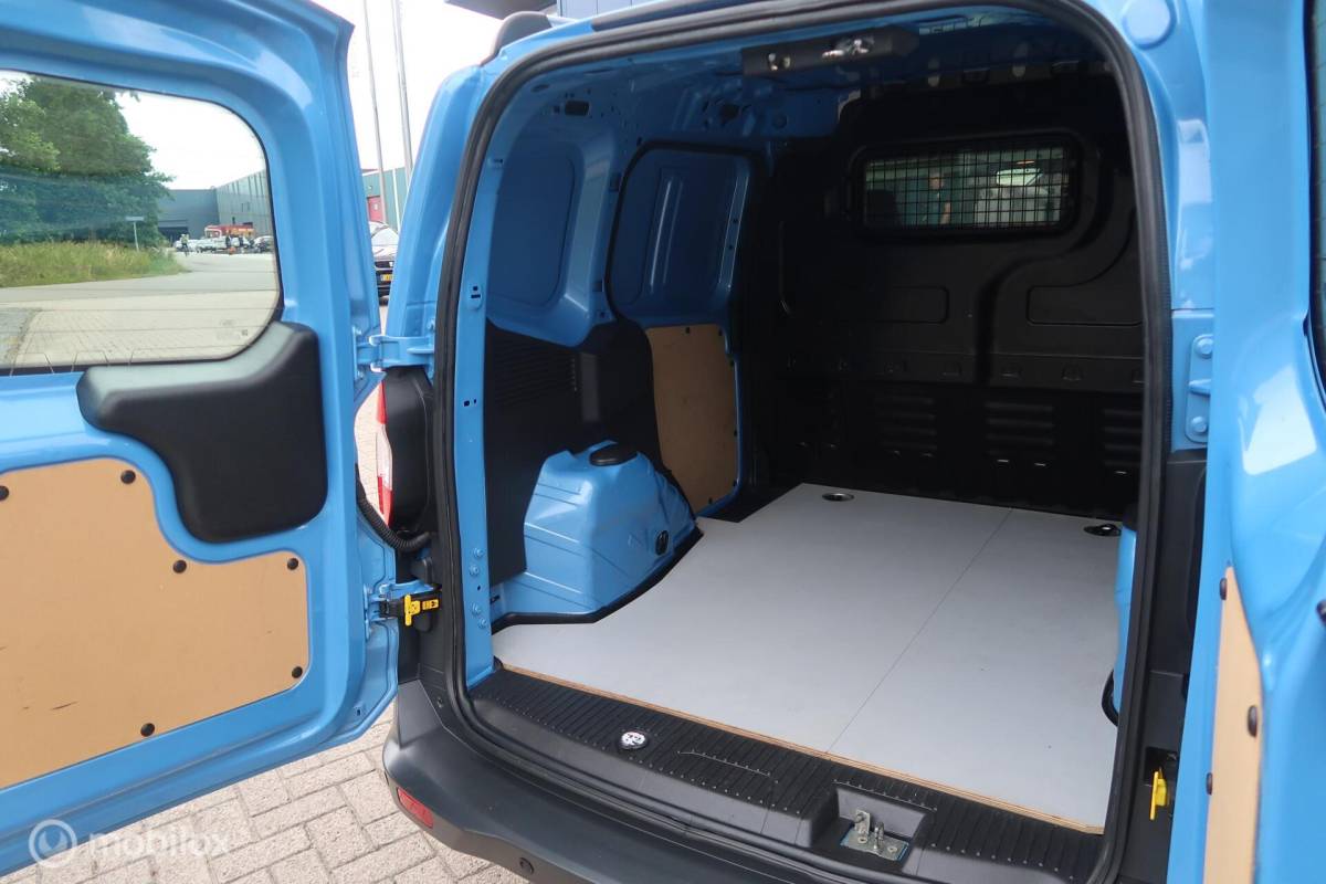 Ford Transit Courier Ford Transit Courier BENZINE, MARGE AUTO, BTW VRIJ 100 PK