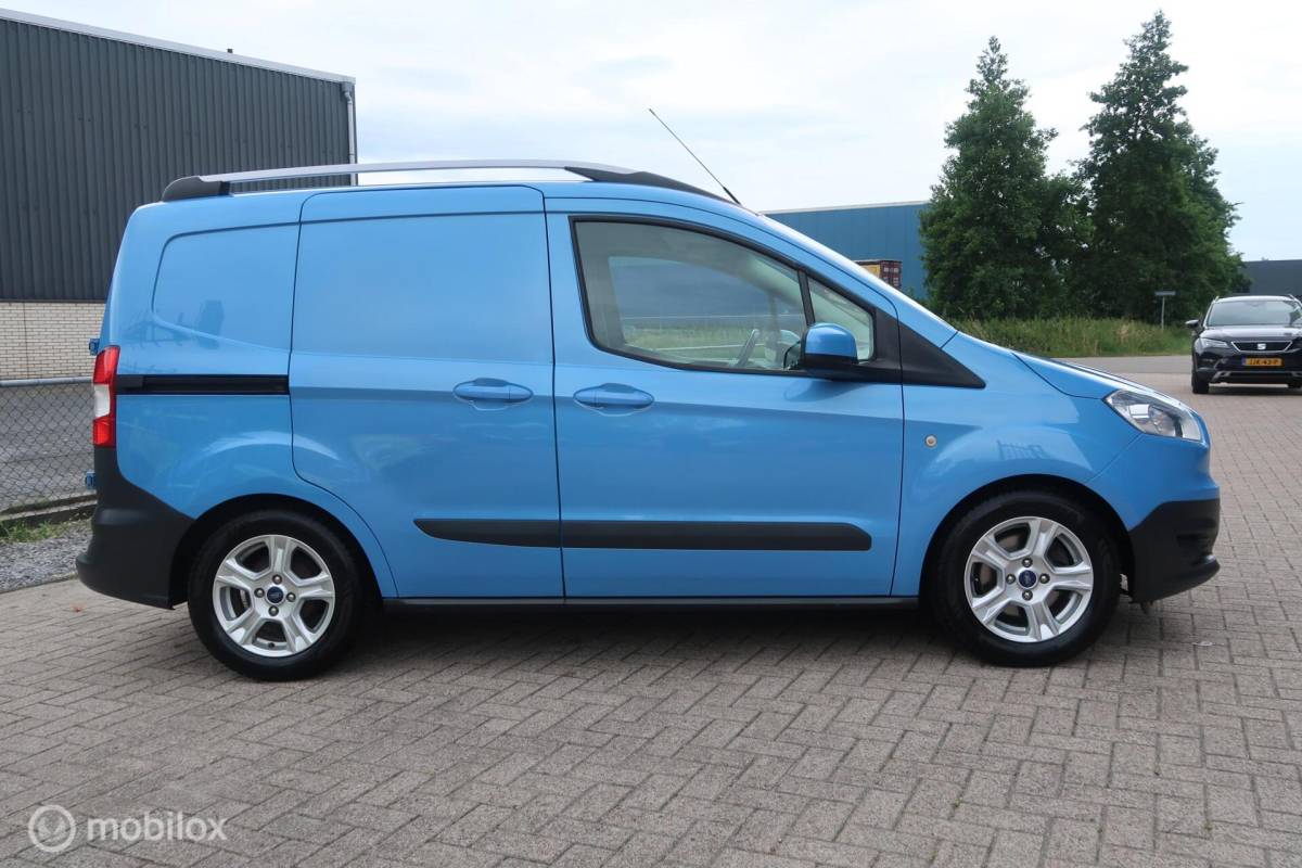 Ford Transit Courier Ford Transit Courier BENZINE, MARGE AUTO, BTW VRIJ 100 PK