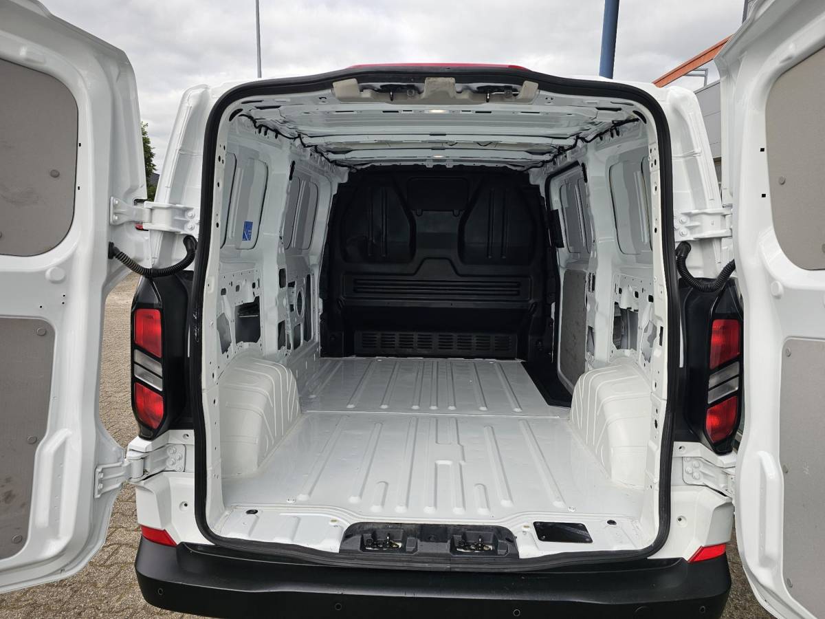 Ford Transit Custom Ford Transit Custom 320 2.0 TDCI L1H1 Trend 136pk | AWD | 4×4 | Adaptieve cruise control | Achteruitrijcamera | Navigatiesysteem |