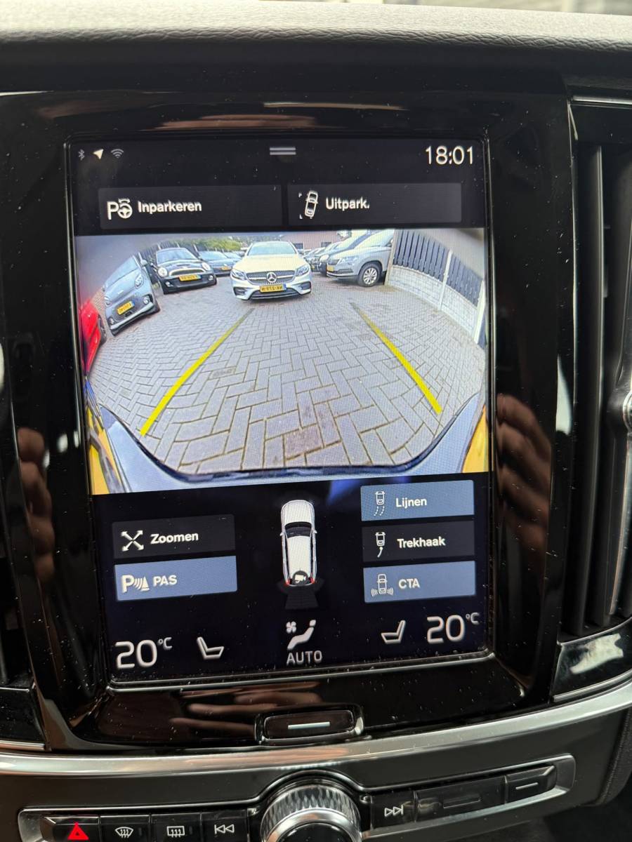 Volvo V90 Volvo V90 Cross Country 2.0 D4 Pro AWD / Zeer netjes!
