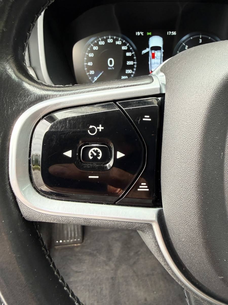 Volvo V90 Volvo V90 Cross Country 2.0 D4 Pro AWD / Zeer netjes!