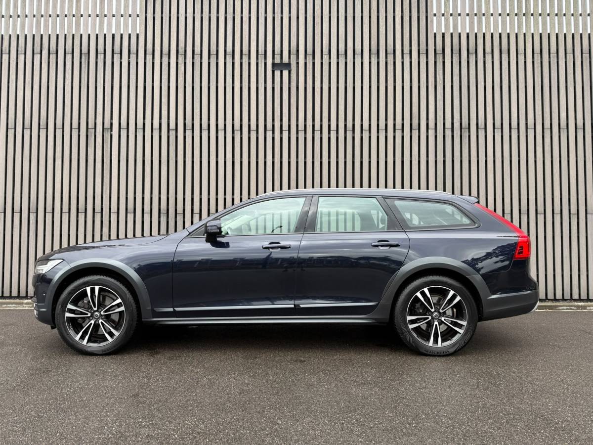 Volvo V90 Volvo V90 Cross Country 2.0 D4 Pro AWD / Zeer netjes!