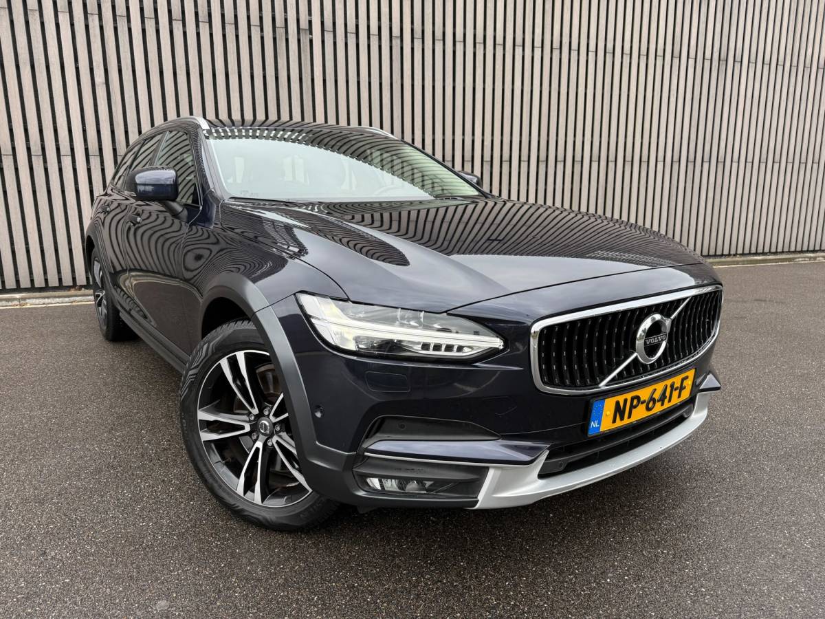 Volvo V90 Volvo V90 Cross Country 2.0 D4 Pro AWD / Zeer netjes!