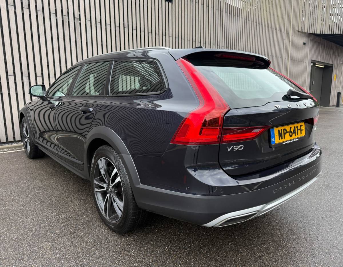Volvo V90 Volvo V90 Cross Country 2.0 D4 Pro AWD / Zeer netjes!