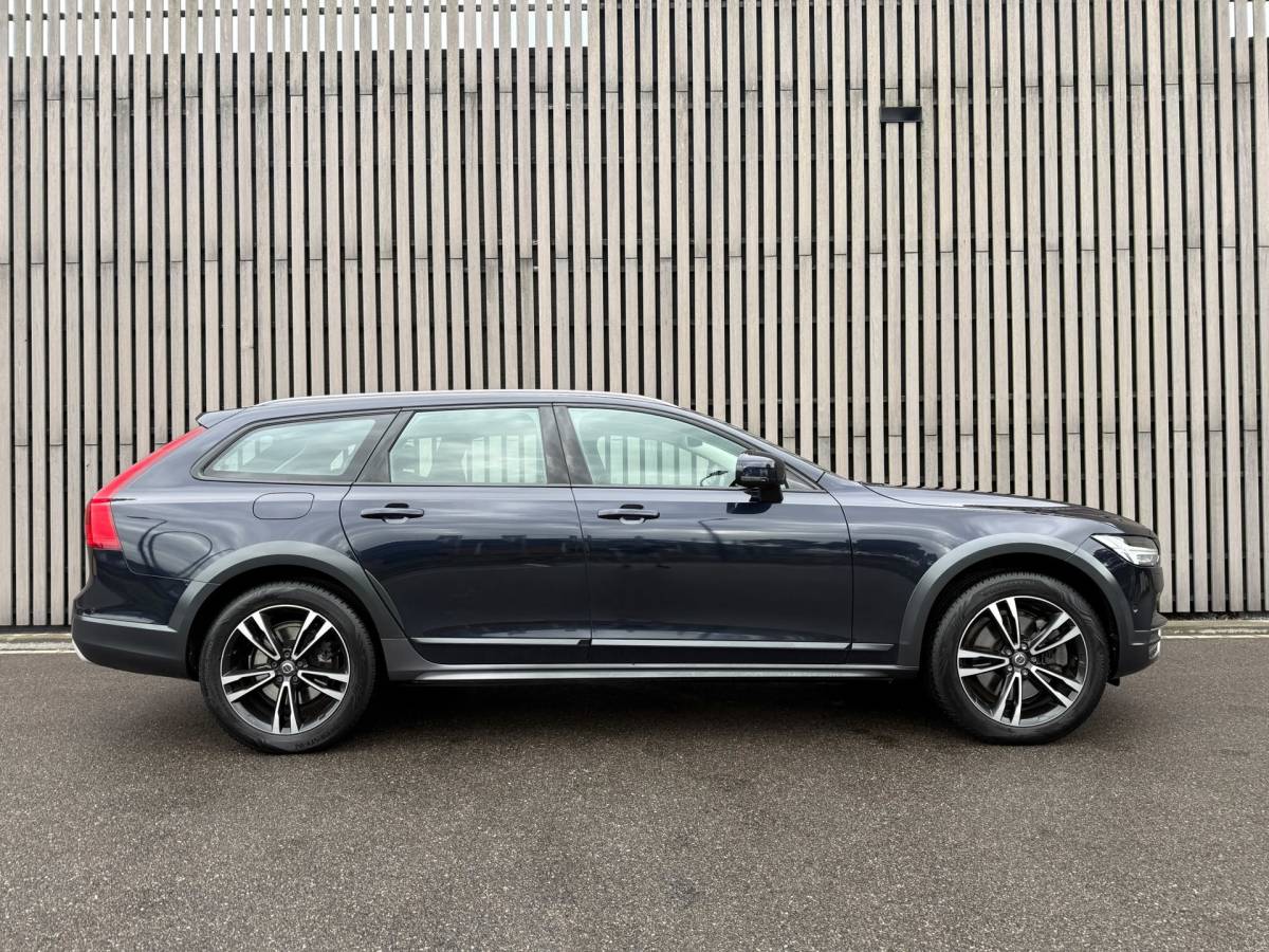 Volvo V90 Volvo V90 Cross Country 2.0 D4 Pro AWD / Zeer netjes!
