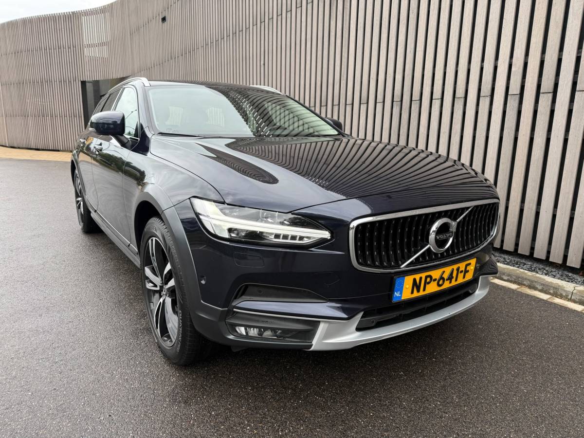 Volvo V90 Volvo V90 Cross Country 2.0 D4 Pro AWD / Zeer netjes!