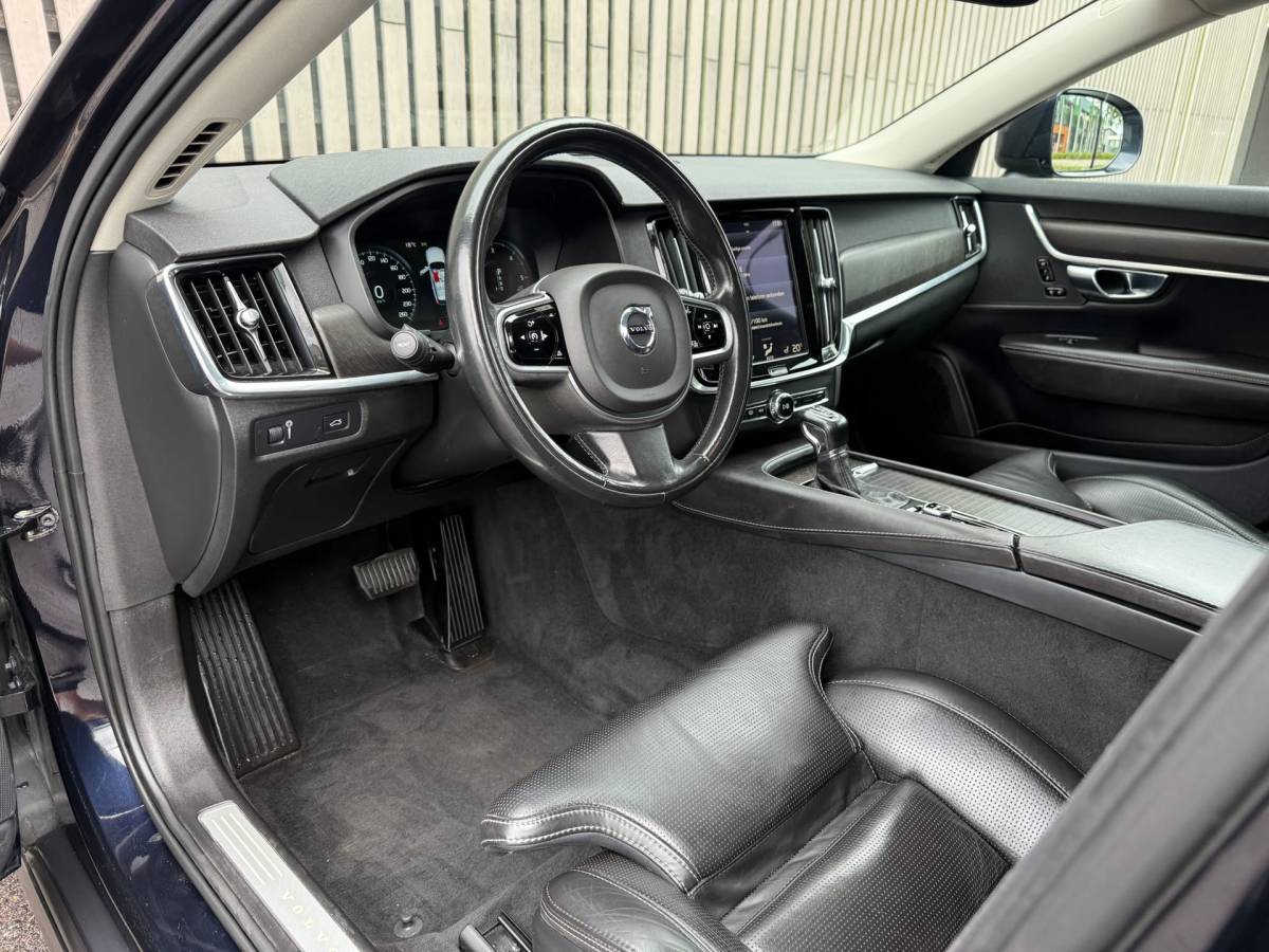 Volvo V90 Volvo V90 Cross Country 2.0 D4 Pro AWD / Zeer netjes!