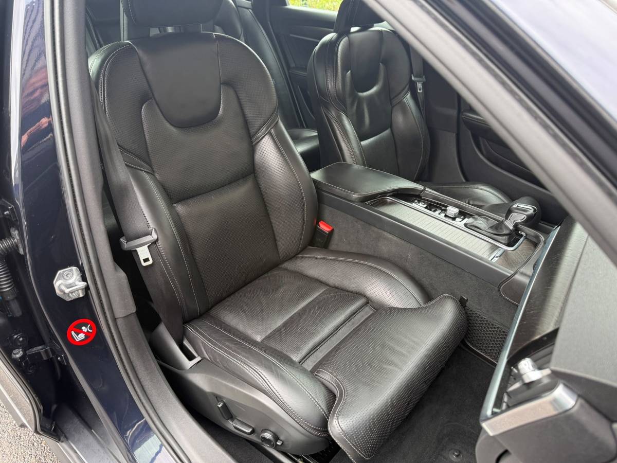 Volvo V90 Volvo V90 Cross Country 2.0 D4 Pro AWD / Zeer netjes!