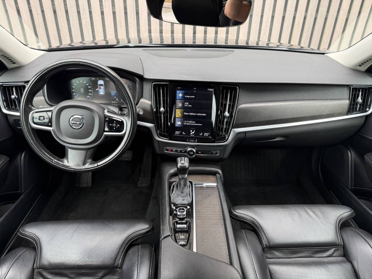 Volvo V90 Volvo V90 Cross Country 2.0 D4 Pro AWD / Zeer netjes!