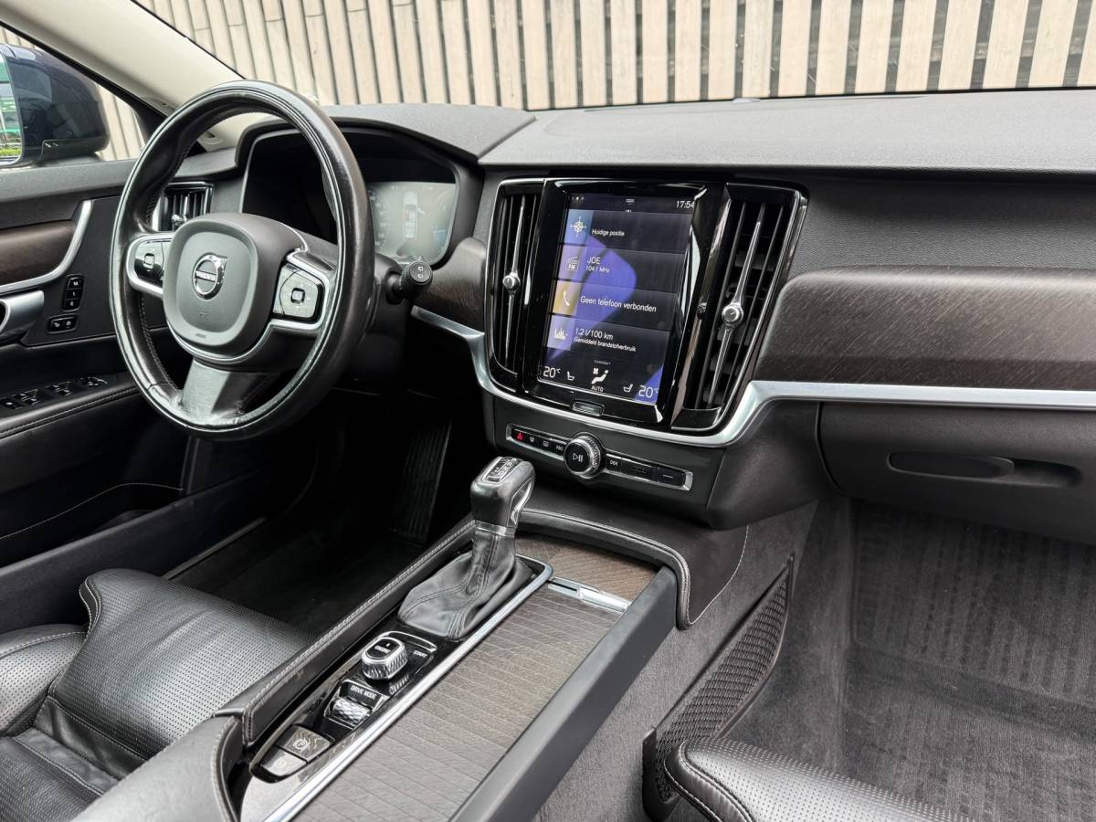 Volvo V90 Volvo V90 Cross Country 2.0 D4 Pro AWD / Zeer netjes!