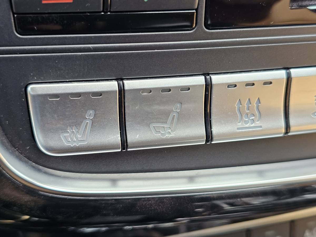 Mercedes-Benz G-Klasse Mercedes-Benz G-klasse 350 BLUETEC 211PK | Distronic | Schuif/kantel dak | Designo | Stoelverwarming/verkoeling | Stuurverw. | Trekhaak | Elek. stoelen + memory | Camera | Standverwarming | Grijs kenteken | Vol |